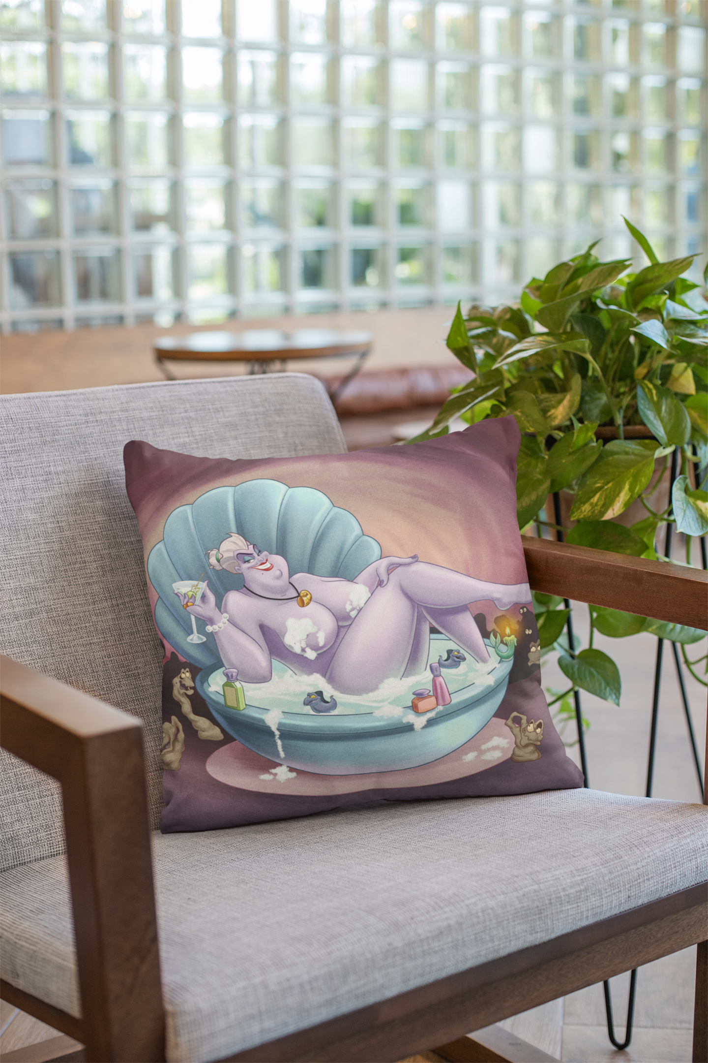 Villains Pin Up Ursula Pillow ()